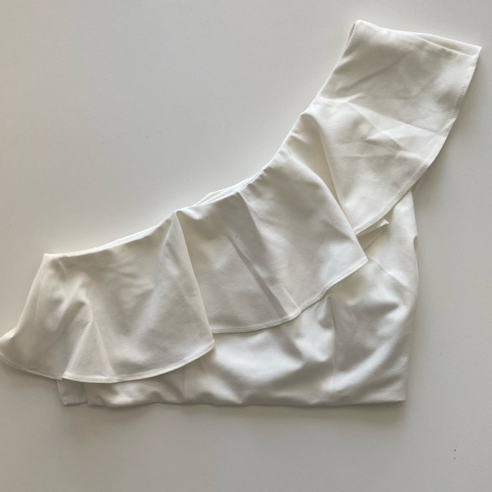 XXI White Ruffle One Shoulder Crop Top. Size small